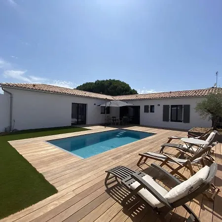 La Du Petit Sergent Villa *